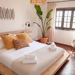 Kodu - Spacious 2 Storey Coastal With Balcony, Sea View, Garden & Bbq *