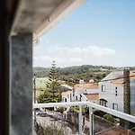 Kodu - Spacious 2 Storey Coastal With Balcony, Sea View, Garden & Bbq Apartment *