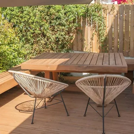 Apartment Kodu - Spacious 2 Storey Coastal With Balcony, Sea View, Garden & Bbq