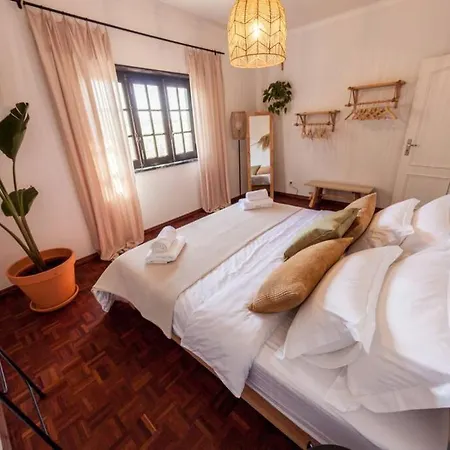 Apartment Kodu - Spacious 2 Storey Coastal With Balcony, Sea View, Garden & Bbq